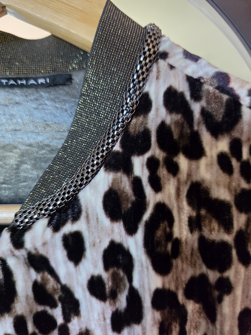 T Tahari Leopard-Print Bomber Jacket in Black and Brown Size Xs - Picture 5 of 12